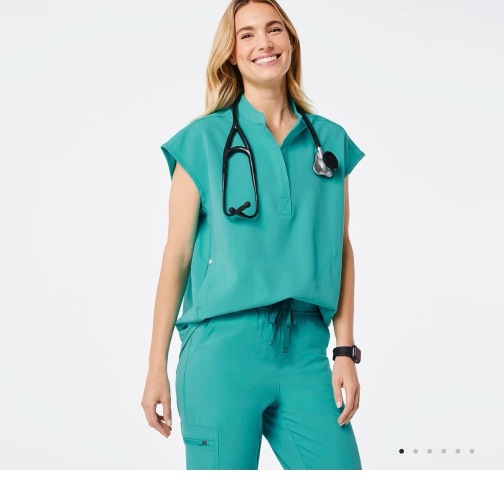 Figs Teal Women's Scrub Set